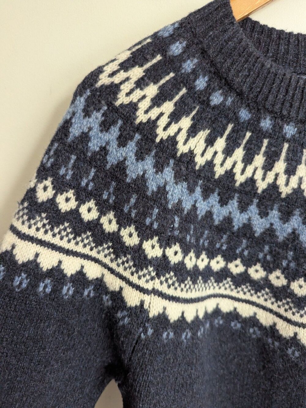 ABERCROMBIE & FITCH Wool Blend Nordic Pattern Sweater NAVY BLUE Crew Neck MENS L - Picture 2 of 7